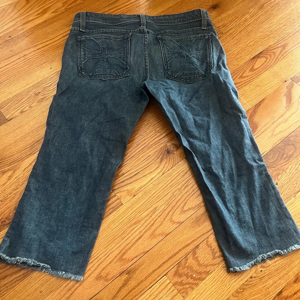 i am selling habitual cut off knee length jeans that dark blue
